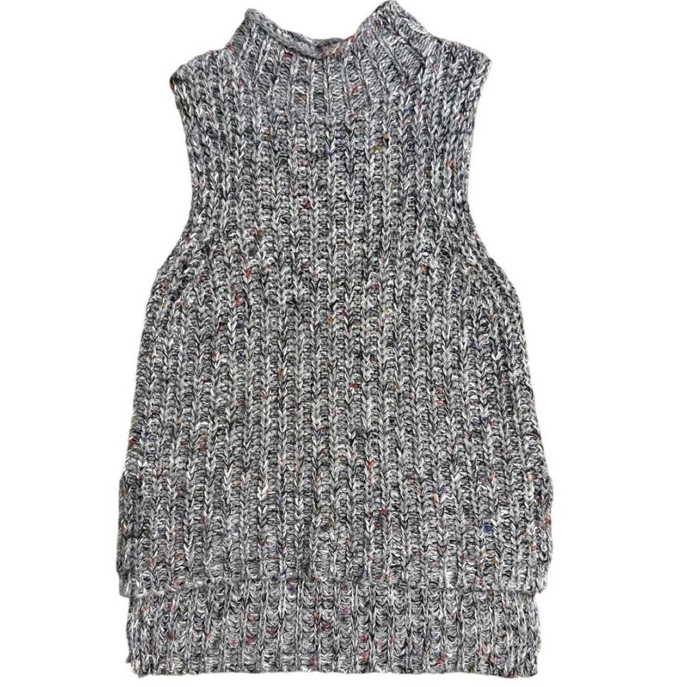Gray white marled knit